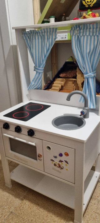 Cocinita de juguete IKEA blanca