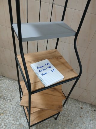 Estantería Metálica y Madera