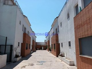 Casa adosada en venta en Palomares del Río