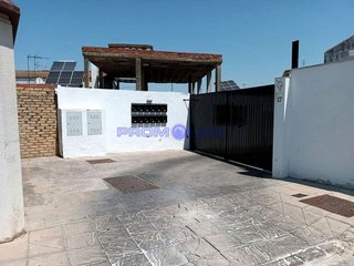 Casa adosada en venta en Palomares del Río