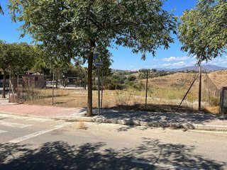 Terreno en venta en Los Pacos en Fuengirola