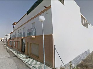 Garaje en venta en Pilas