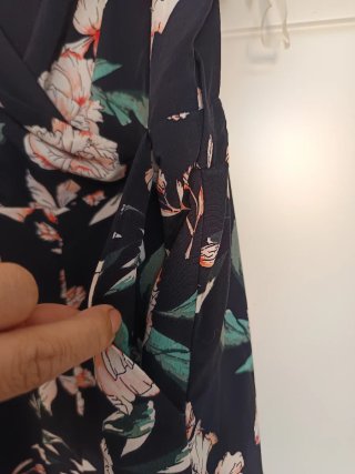 Mono largo floral negro y rosa