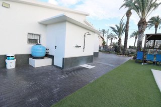 Chalet en venta en Las Bayas en Elche