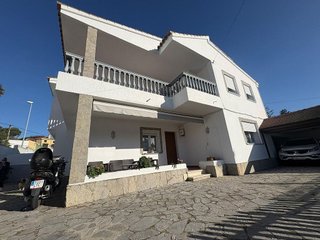 Chalet en venta en La Granja-La Colina-Los Pastores en Algeciras