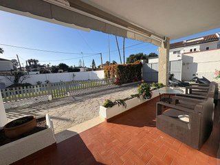 Chalet en venta en La Granja-La Colina-Los Pastores en Algeciras