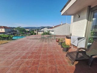 Chalet en venta en Ribadavia