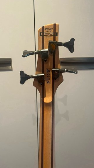 Bajo Eléctrico Fretless.