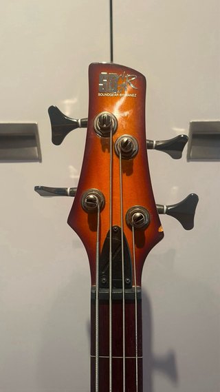 Bajo Eléctrico Fretless.