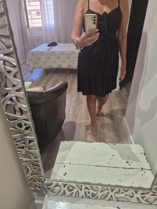 Vestido negro corto tirantes