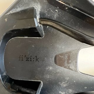 Sillín Fizik VENTO ARGO R1 Carbon 140mm