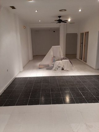 Local comercial en alquiler en Nervión en Sevilla