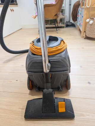 Aspiradora Taski Aero 8