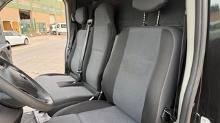 Nissan NV400 2020