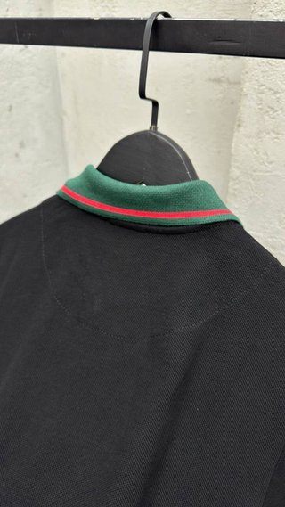 Polo Gucci Blanco con Cremallera y Detalles Verdes