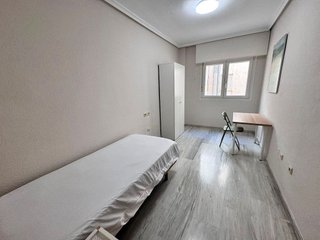 Piso en alquiler en Barrio Alto - San Félix - Oliveros - Altamira en Almería
