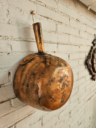 Cazo di rame antico e decorativo
