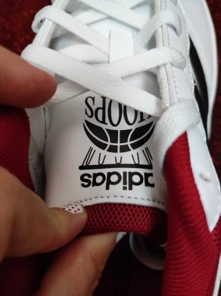 Zapatillas Adidas Blancas y Rojas