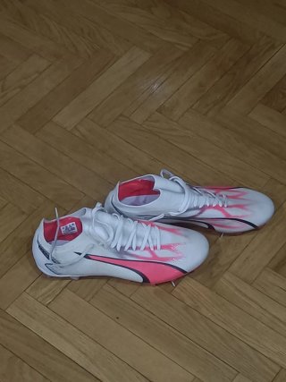 Sneakers Puma Bianche e Rosa Inutilizzate