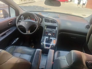 Peugeot 5008 2012