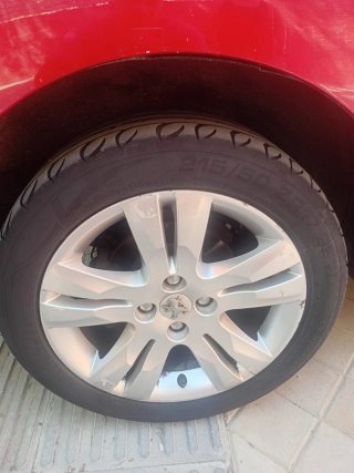 Peugeot 5008 2012