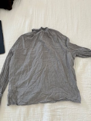 Camisa Zara cuadros volantes cuello alto