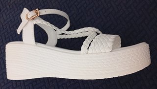 Sandalias cuña blancas nuevas