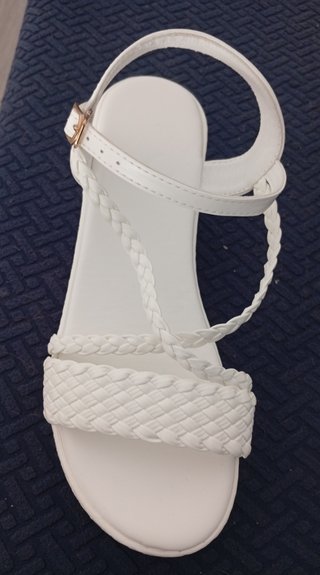 Sandalias cuña blancas nuevas