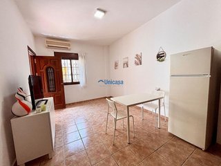 Piso en venta en Polígonos - Recinto Ferial Cortijo de Torres en Málaga