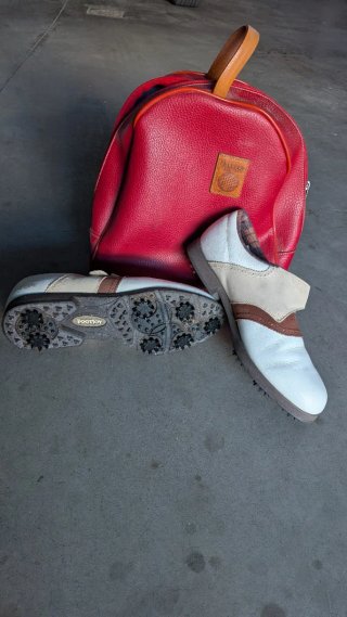 Zapatos de golf Footjoy blancos y marrones