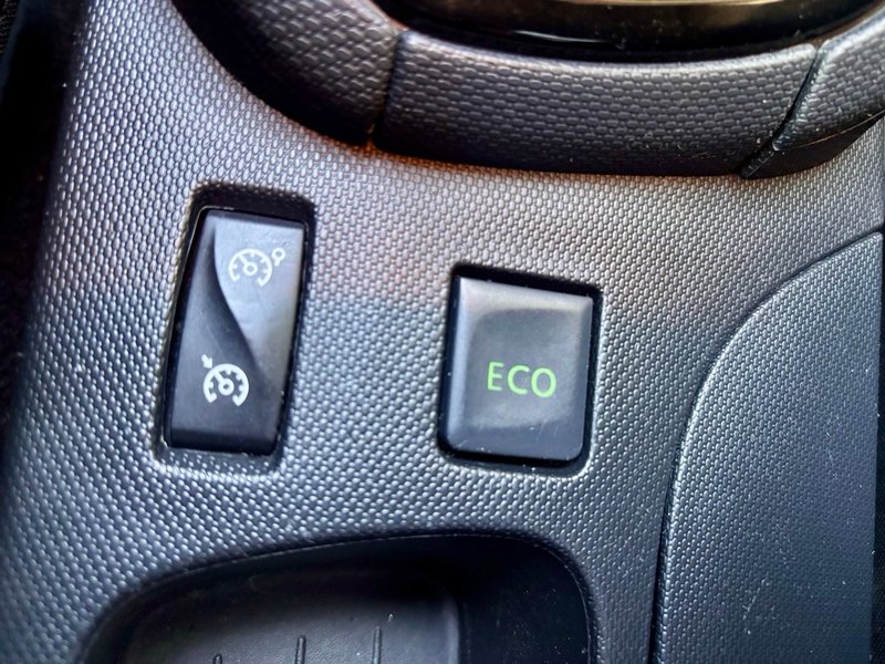Renault Clio 1.5 DCI eco2 S&S Energy Dynamique 2013, foto 14
