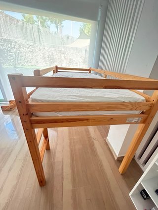 Cama alta infantil madera con tobogán