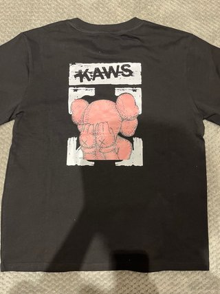 Camiseta Off White x Kaws Negra