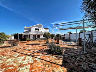 Casa en venta en Olvera