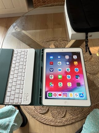 iPad Air 1 Plata 16GB + Teclado + Funda