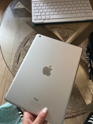 iPad Air 1 Plata 16GB + Teclado + Funda