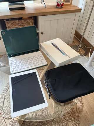 iPad Air 1 Plata 16GB + Teclado + Funda