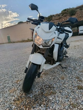 Kawasaki Z750 Blanca