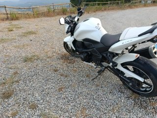 Kawasaki Z750 Blanca