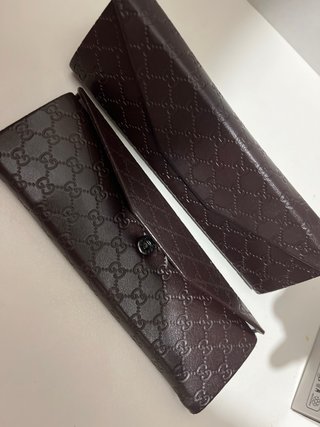 2 custodie Gucci