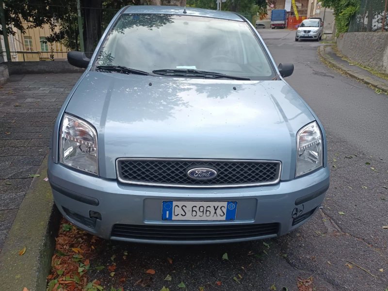 Ford Fusion 2005 - foto 1
