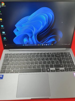 Samsung Galaxy Book 5 Ultra 7
