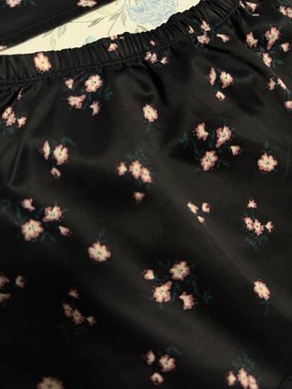 Pijama lencero satén floral S