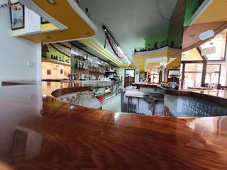 Local comercial en venta en Castilla - Hermida en Santander