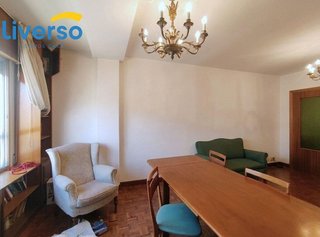 Piso en venta en Plaza España - Villa Pilar - Reyes Católicos - Vadillos en Burgos