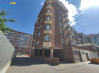 Piso en venta en Plaza España - Villa Pilar - Reyes Católicos - Vadillos en Burgos