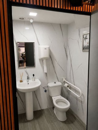 Local comercial en venta en Vistahermosa en Alicante