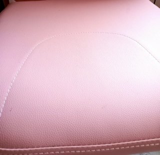 Silla rosa tocador con ruedas