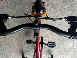 Bicicleta infantil roja