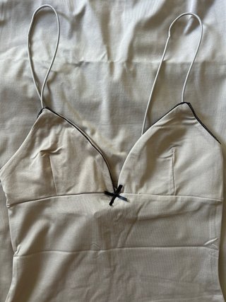 Vestido lencero beige largo